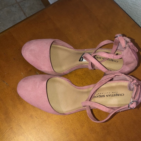 Heels - Picture 2 of 4